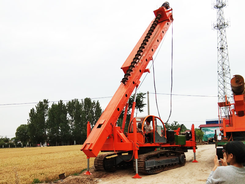 長(cháng)螺旋打樁機